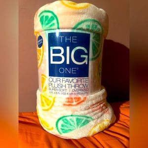 The Big One Plush Throw- Oversized SUPER SOFT. 🤩